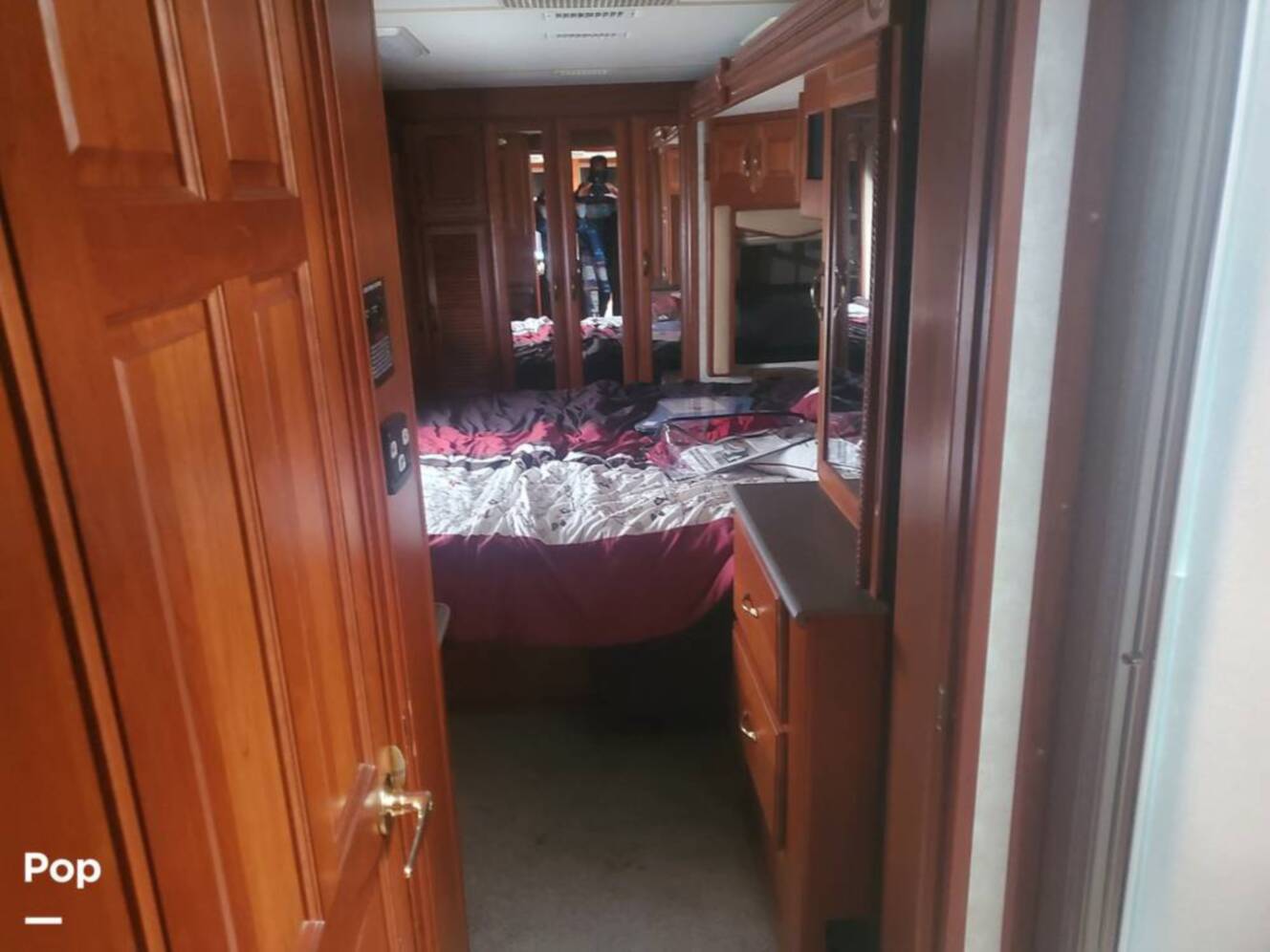 A photo of this 2007 American Coach American Tradition 42R