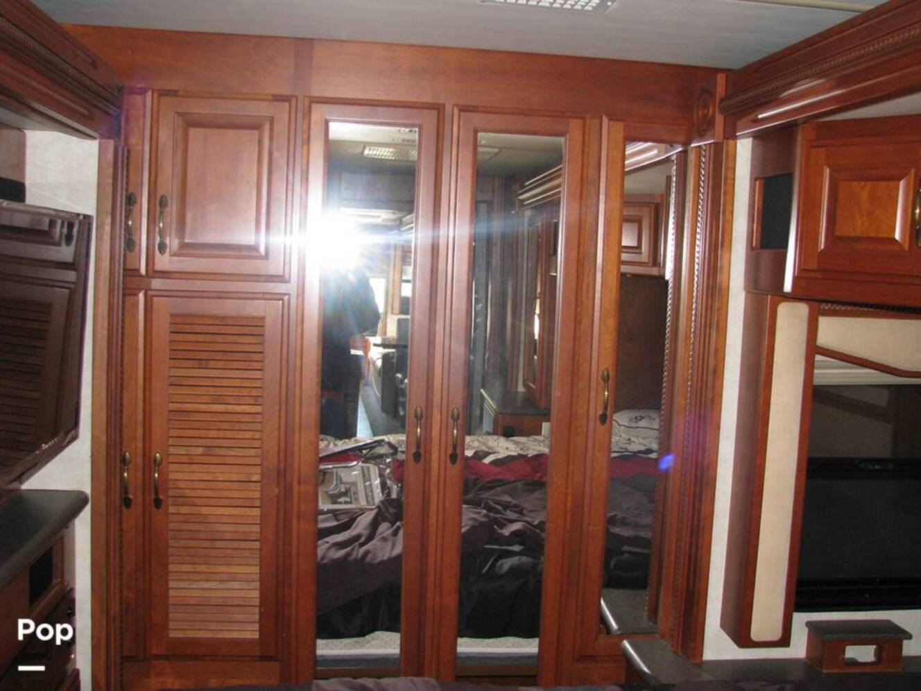 A photo of this 2007 American Coach American Tradition 42R