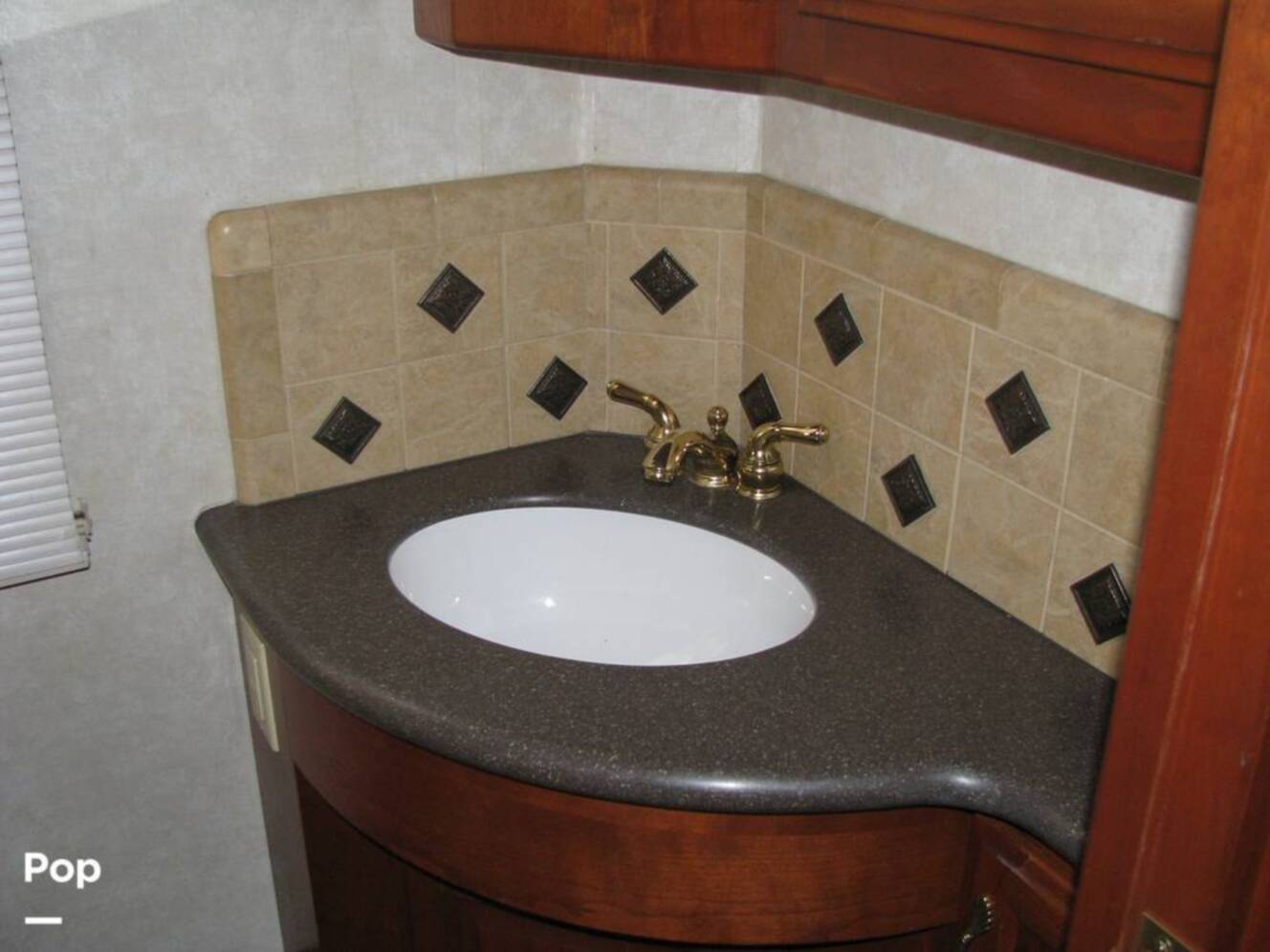 A photo of this 2007 American Coach American Tradition 42R