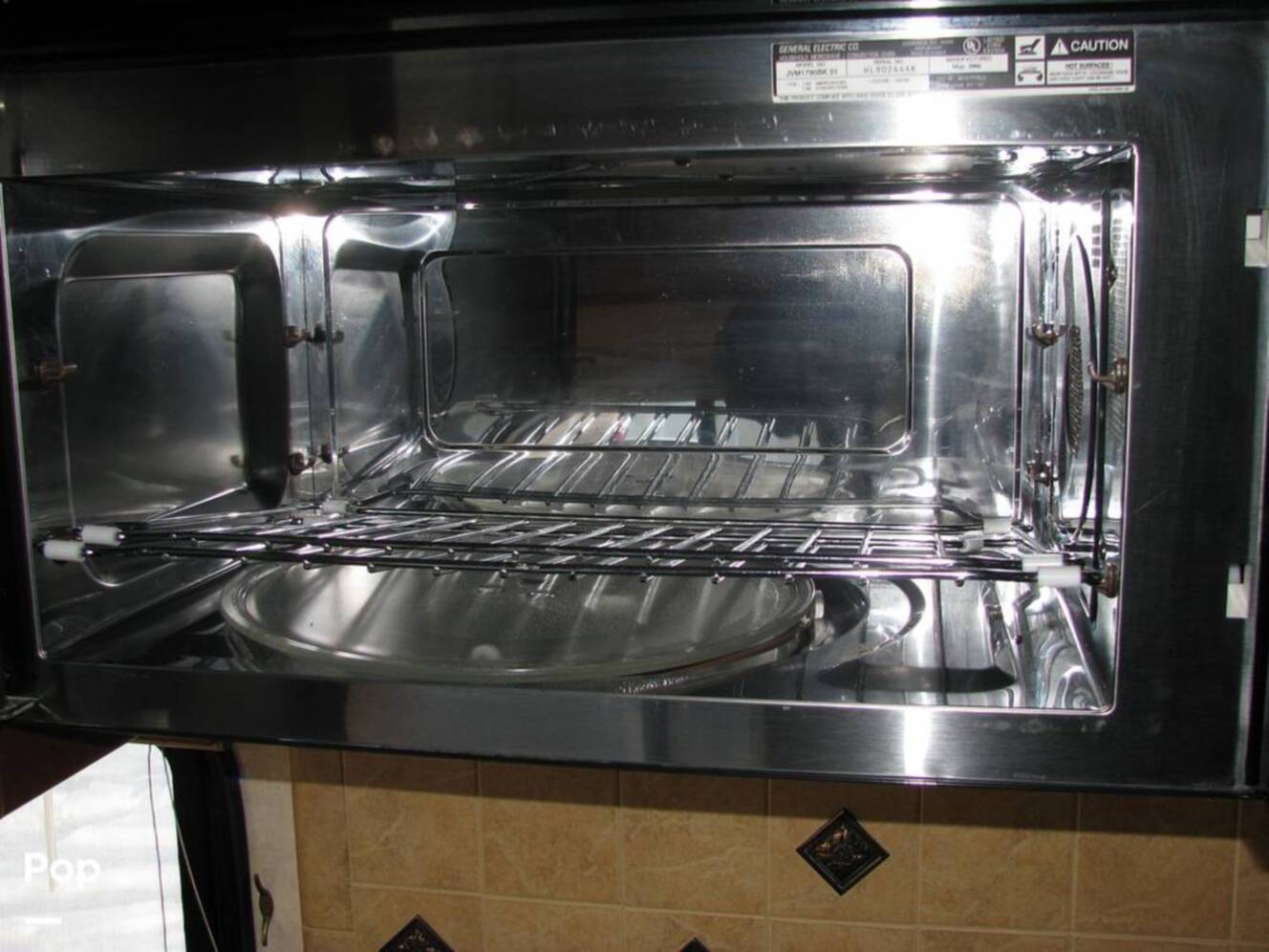 A photo of this 2007 American Coach American Tradition 42R