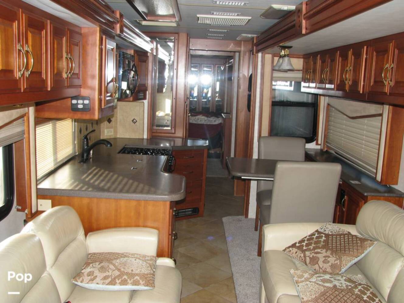 A photo of this 2007 American Coach American Tradition 42R