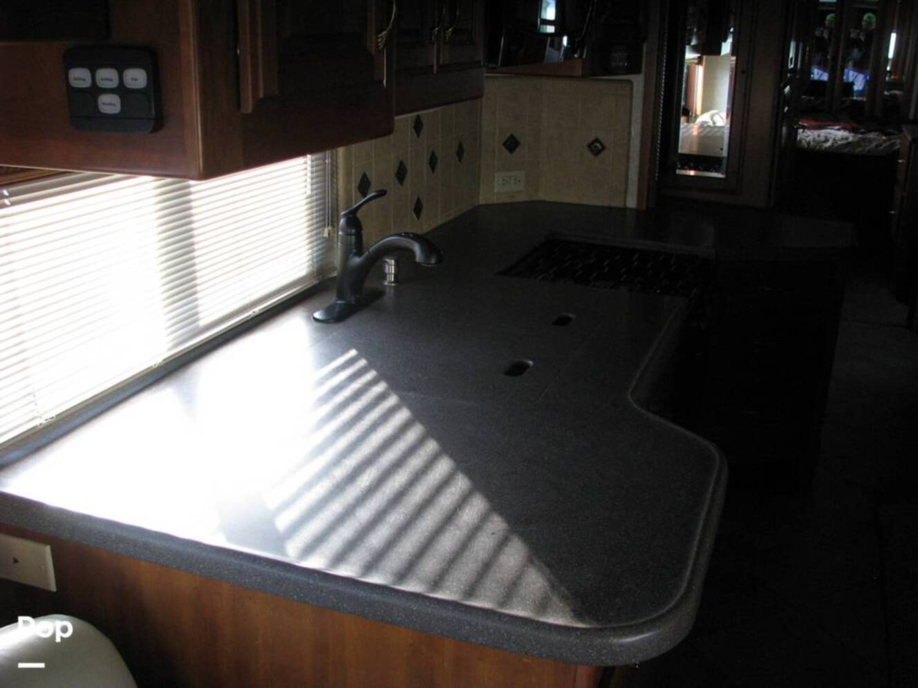 A photo of this 2007 American Coach American Tradition 42R