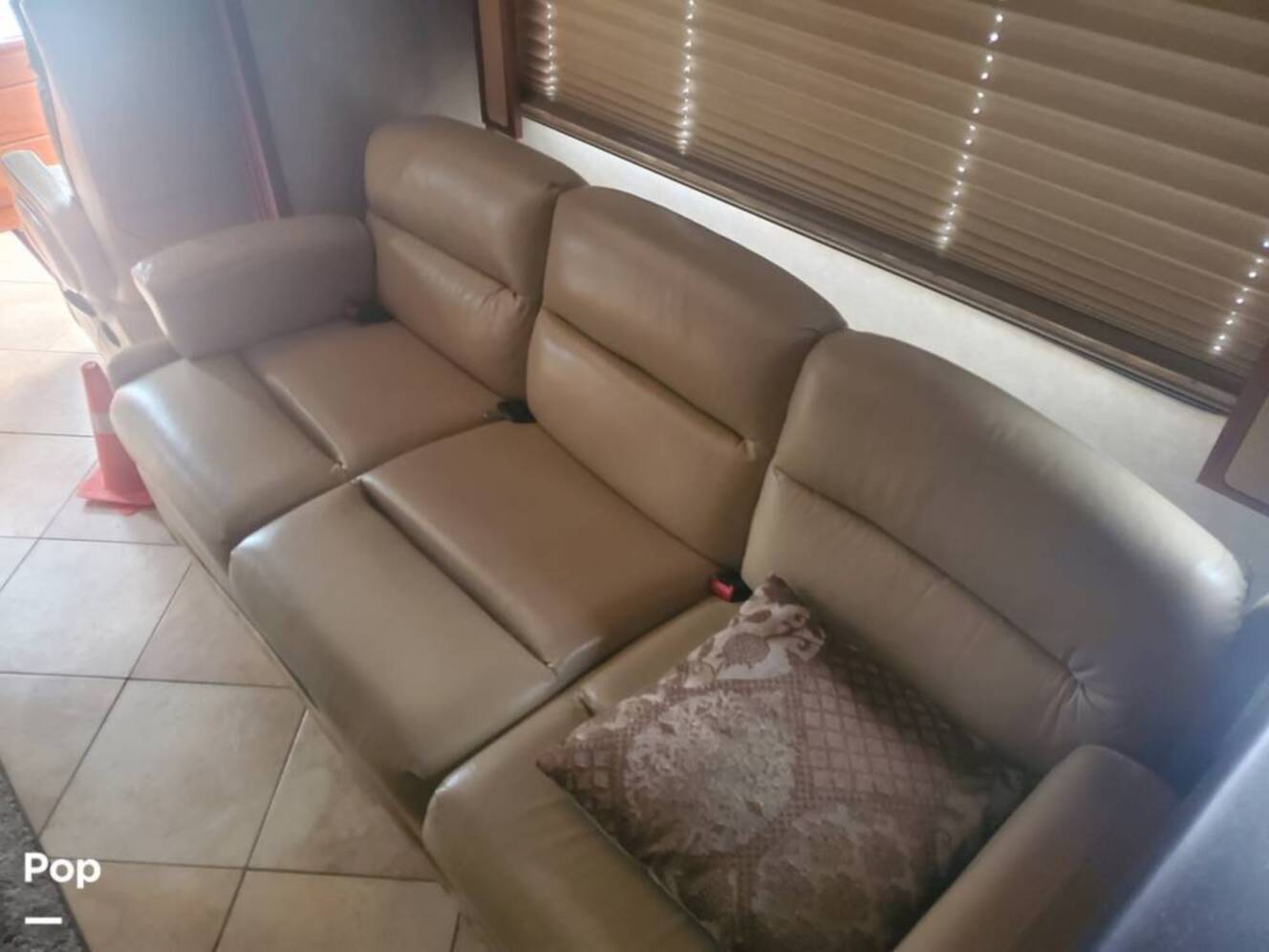 A photo of this 2007 American Coach American Tradition 42R