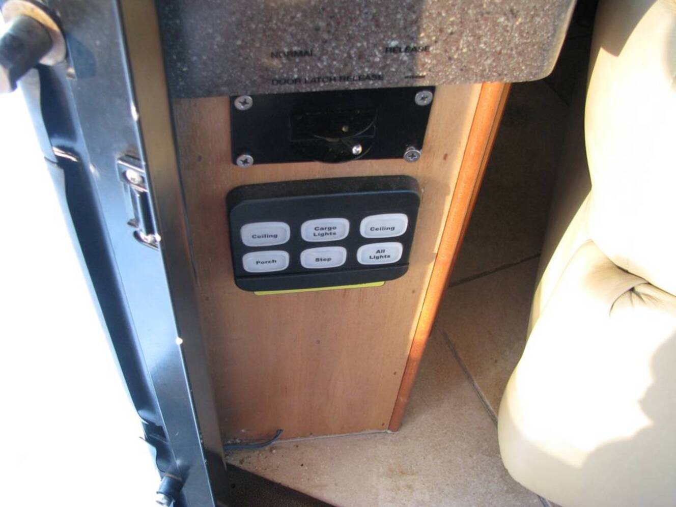 A photo of this 2007 American Coach American Tradition 42R