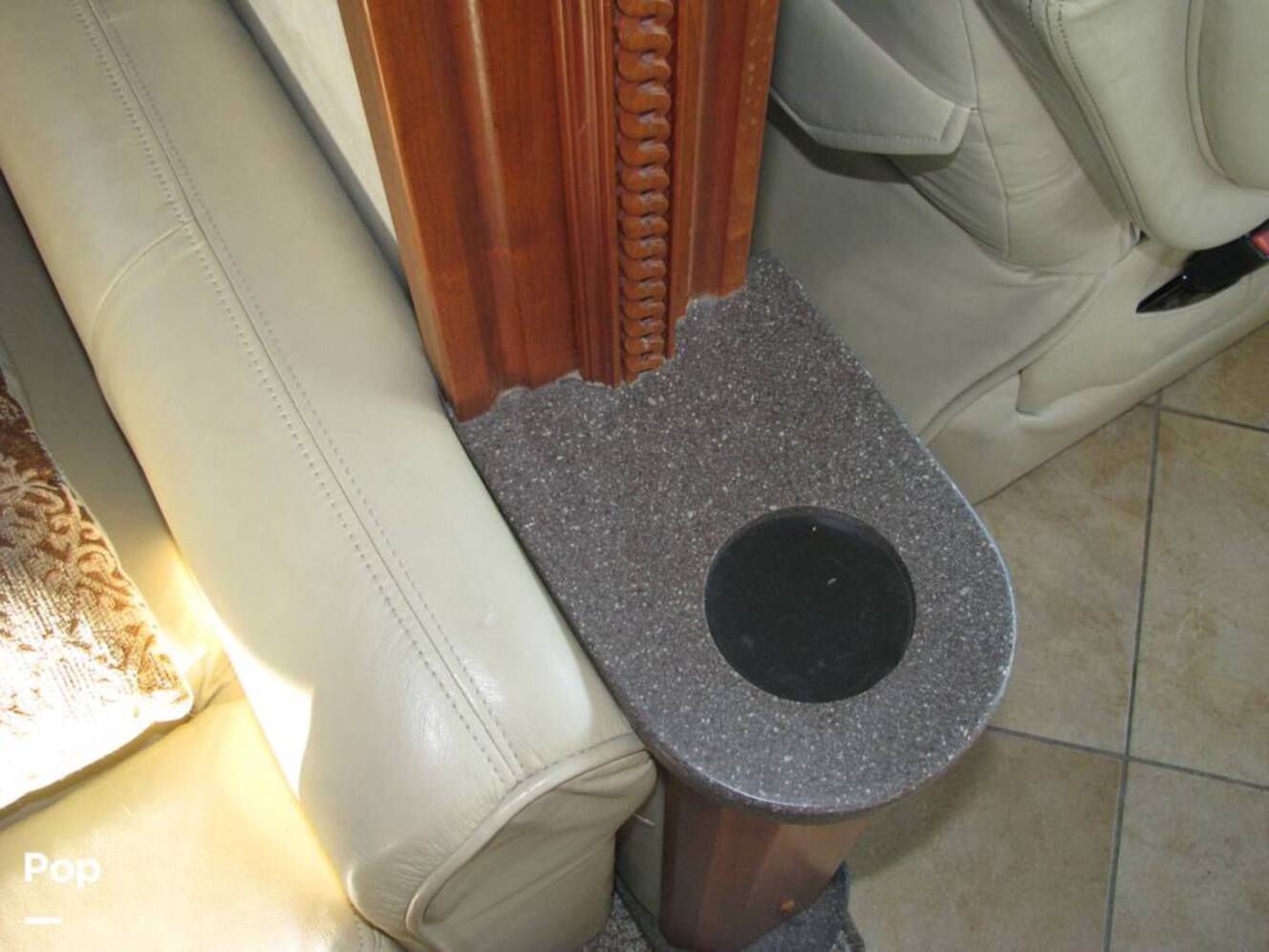 A photo of this 2007 American Coach American Tradition 42R