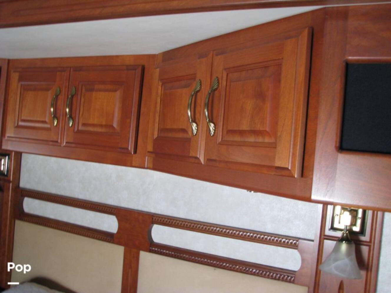 A photo of this 2007 American Coach American Tradition 42R