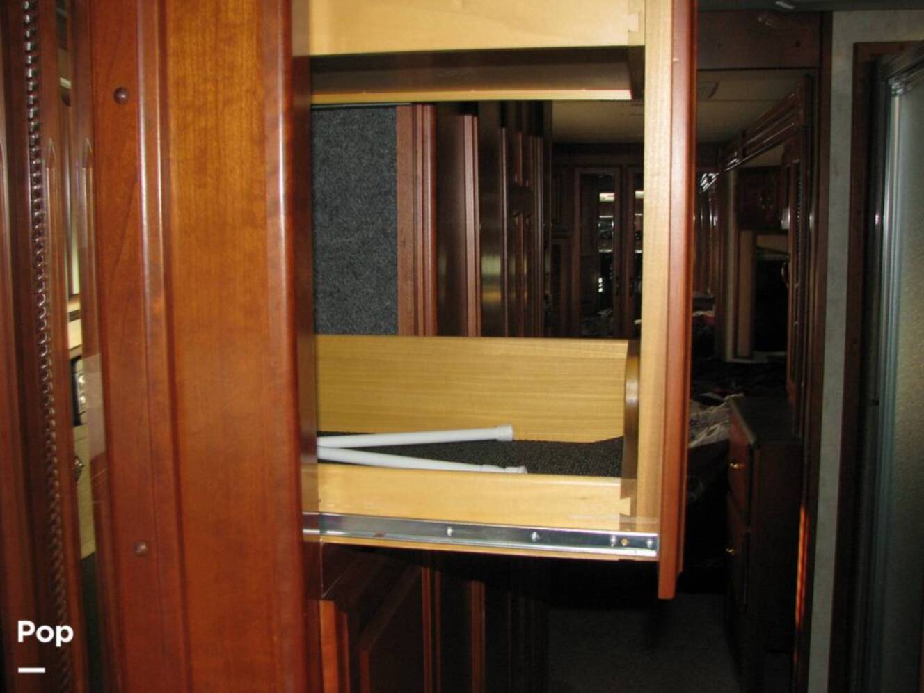 A photo of this 2007 American Coach American Tradition 42R