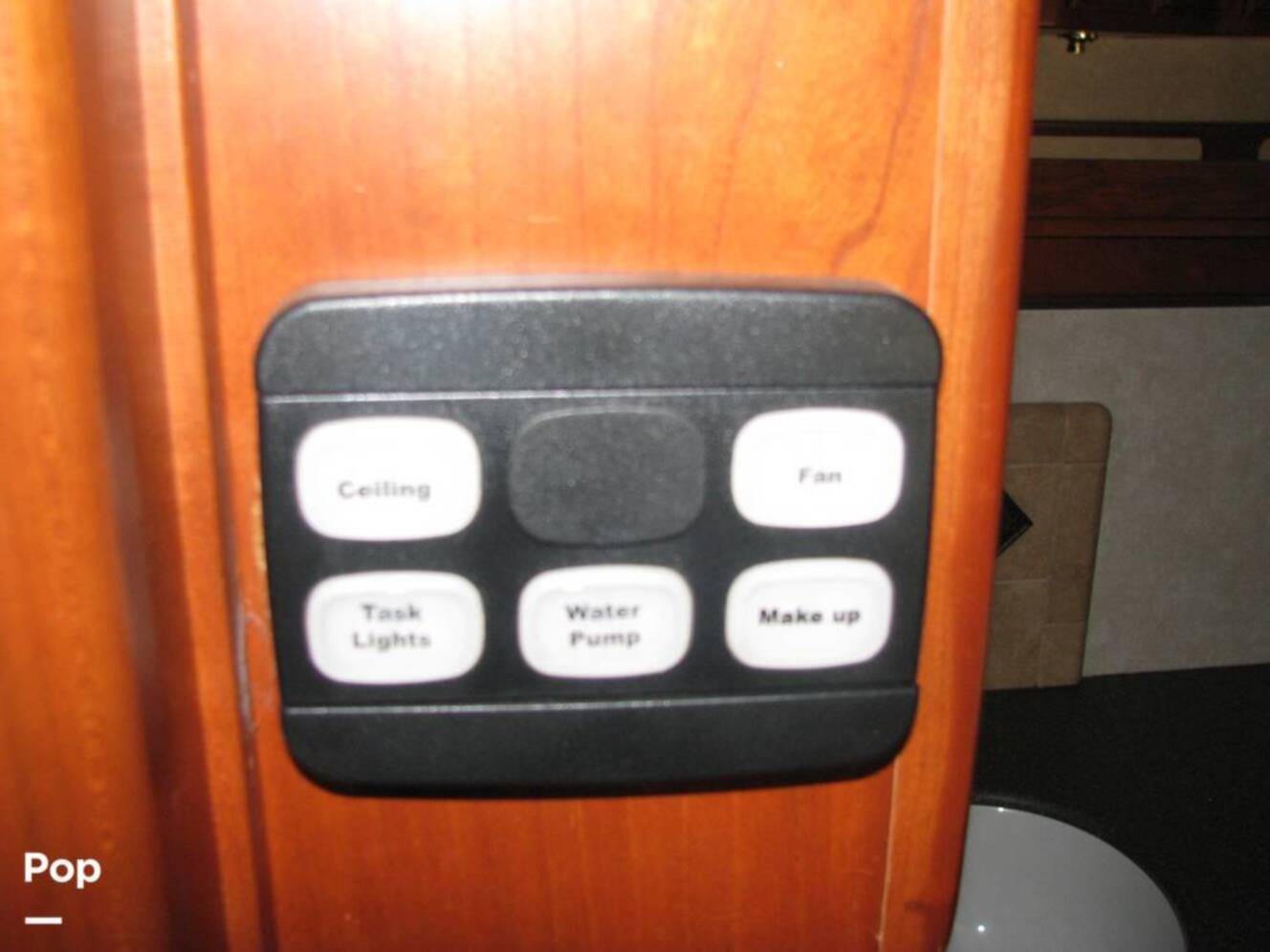 A photo of this 2007 American Coach American Tradition 42R