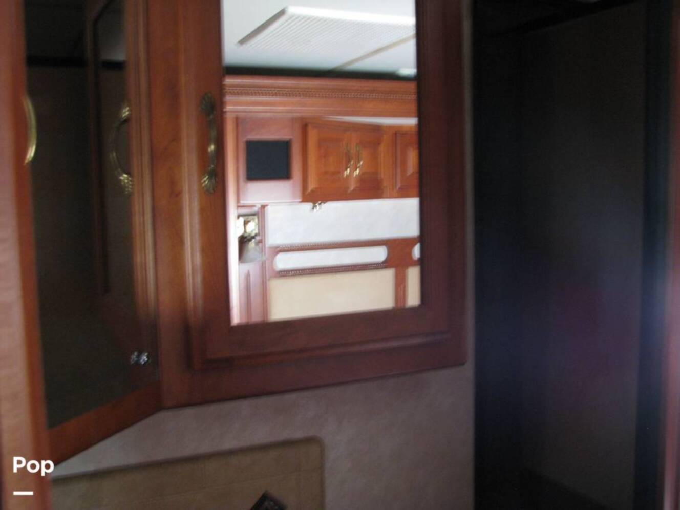 A photo of this 2007 American Coach American Tradition 42R
