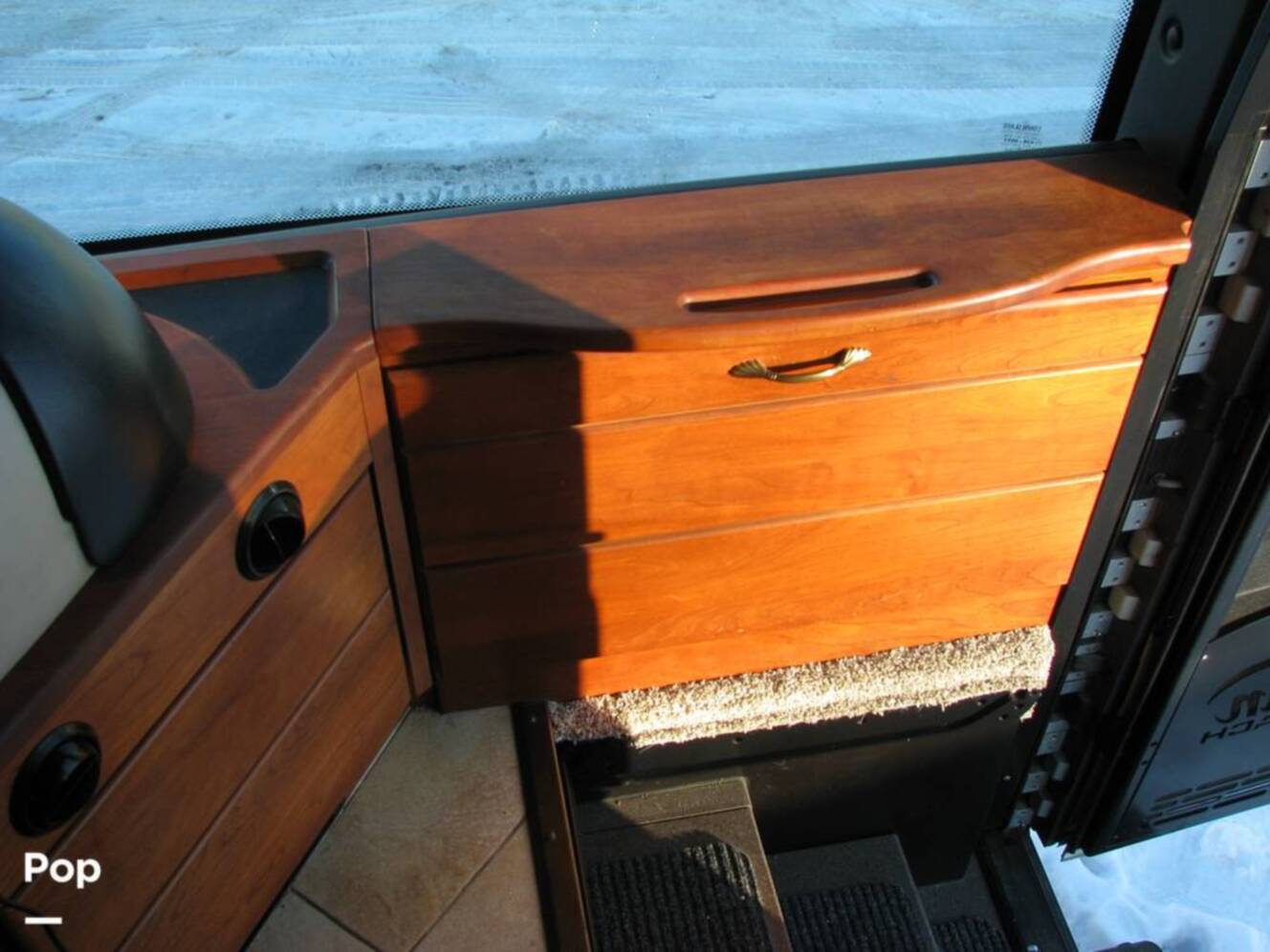 A photo of this 2007 American Coach American Tradition 42R