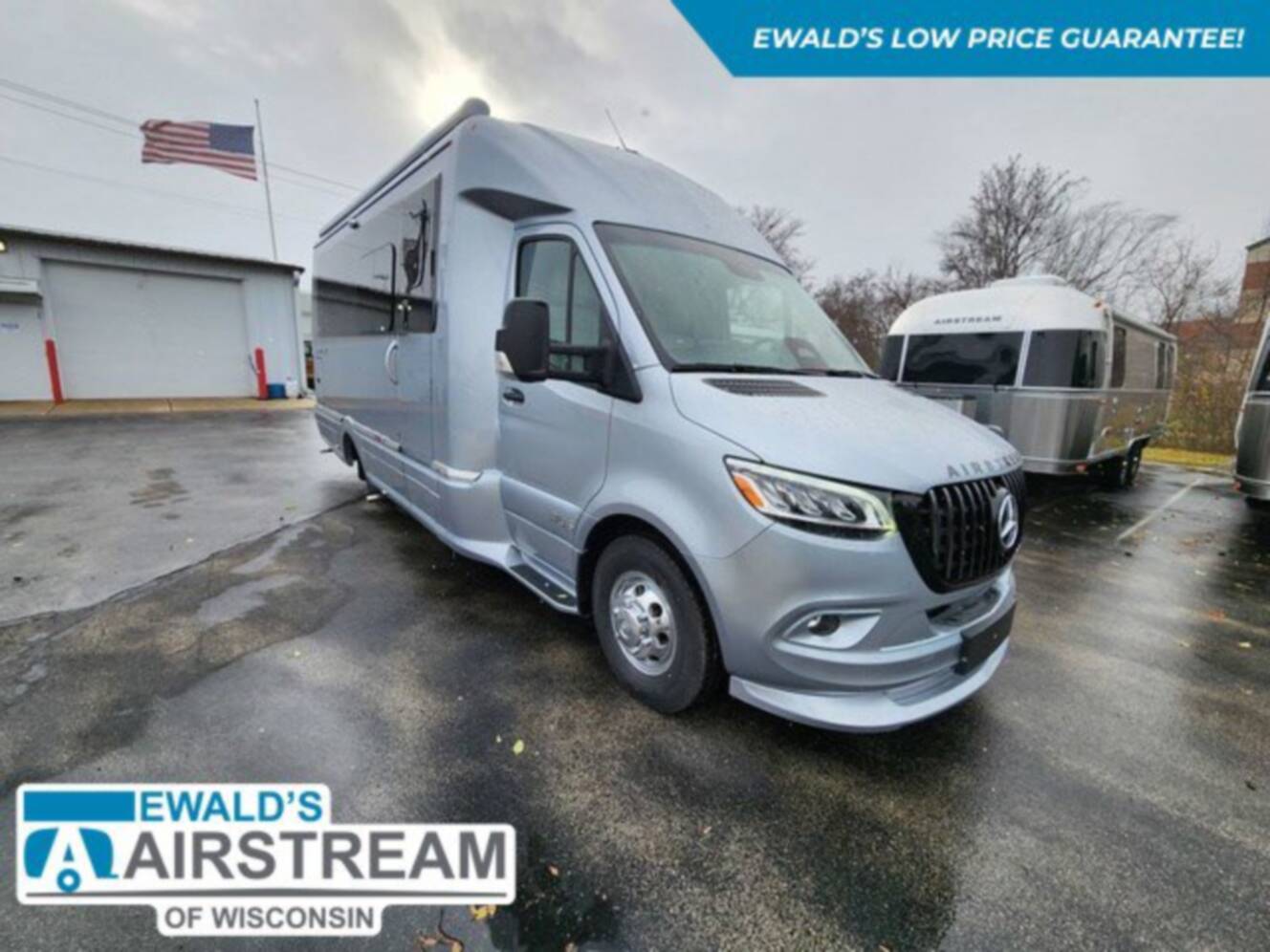 A photo of this 2026 Airstream Atlas 25MS Murphy Suite