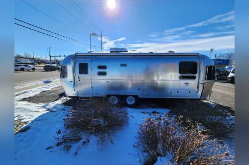 2018 Airstream International Serenity 27FB Twin in hales corners WI