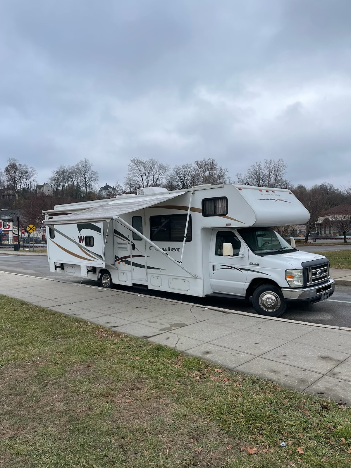 2009 Winnebago Chalet RV