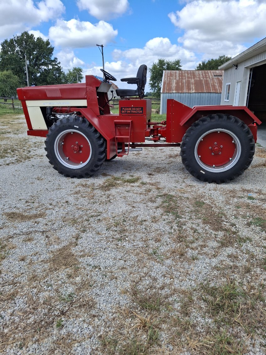 1976 INTERNATIONAL 4568 in Odessa, MO