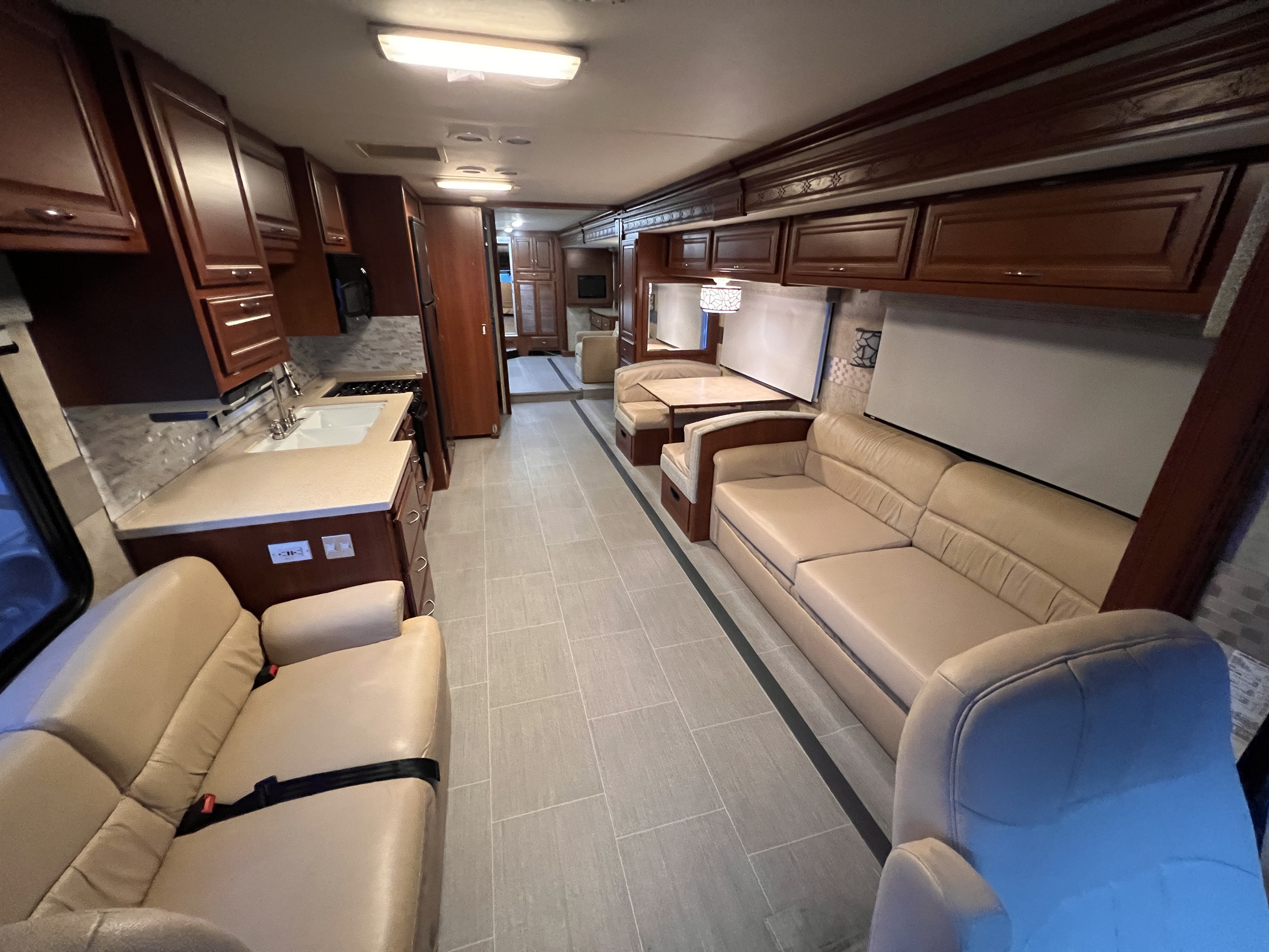 2008 Fleetwood BOUNDER DIESEL 38V in exton PA