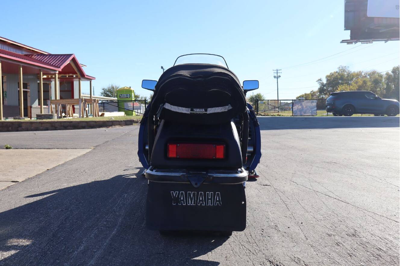 A photo of this 1995 Yamaha VMAX 500 DX