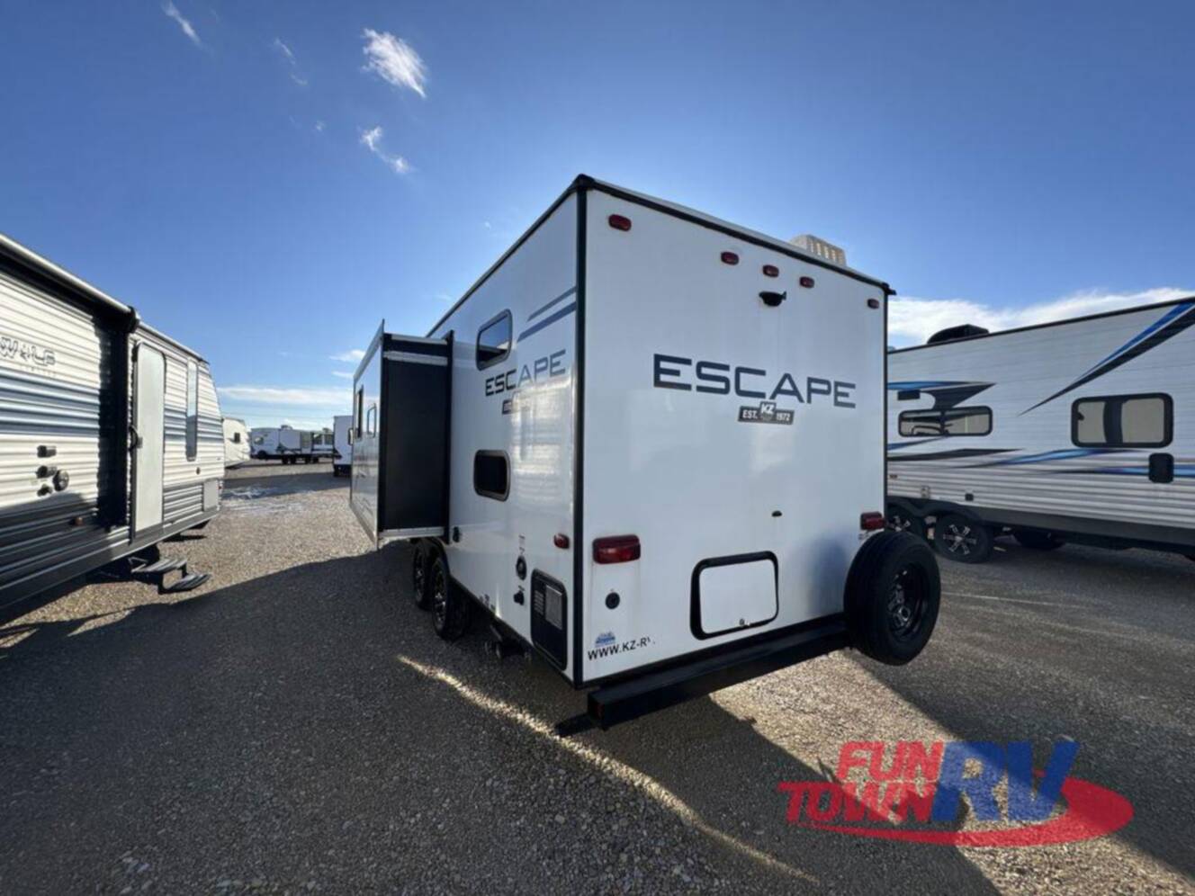 A photo of this 2022 Kz Escape E231BH