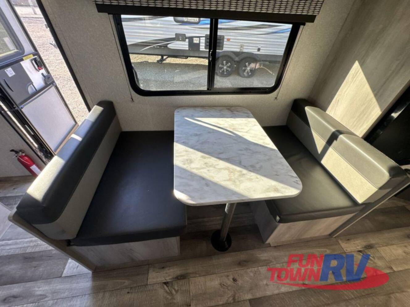 A photo of this 2022 Kz Escape E231BH
