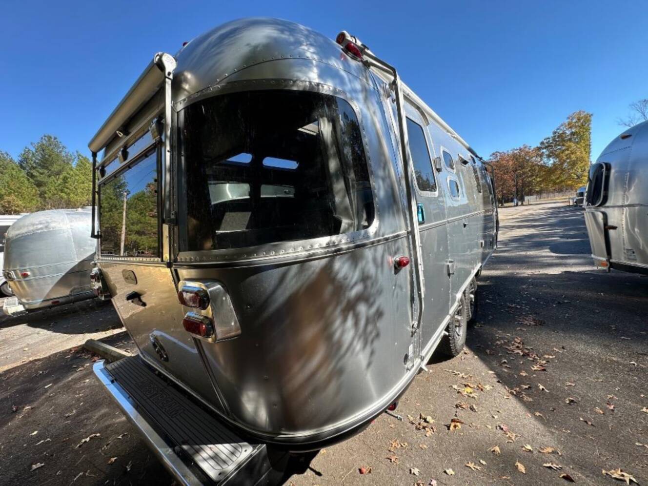 A photo of this 2026 Airstream Trade Wind 25FB Queen With Hatch