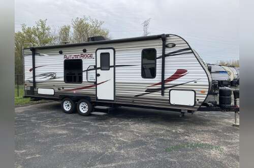 2016 Starcraft Autumn Ridge 278BH in zion IL
