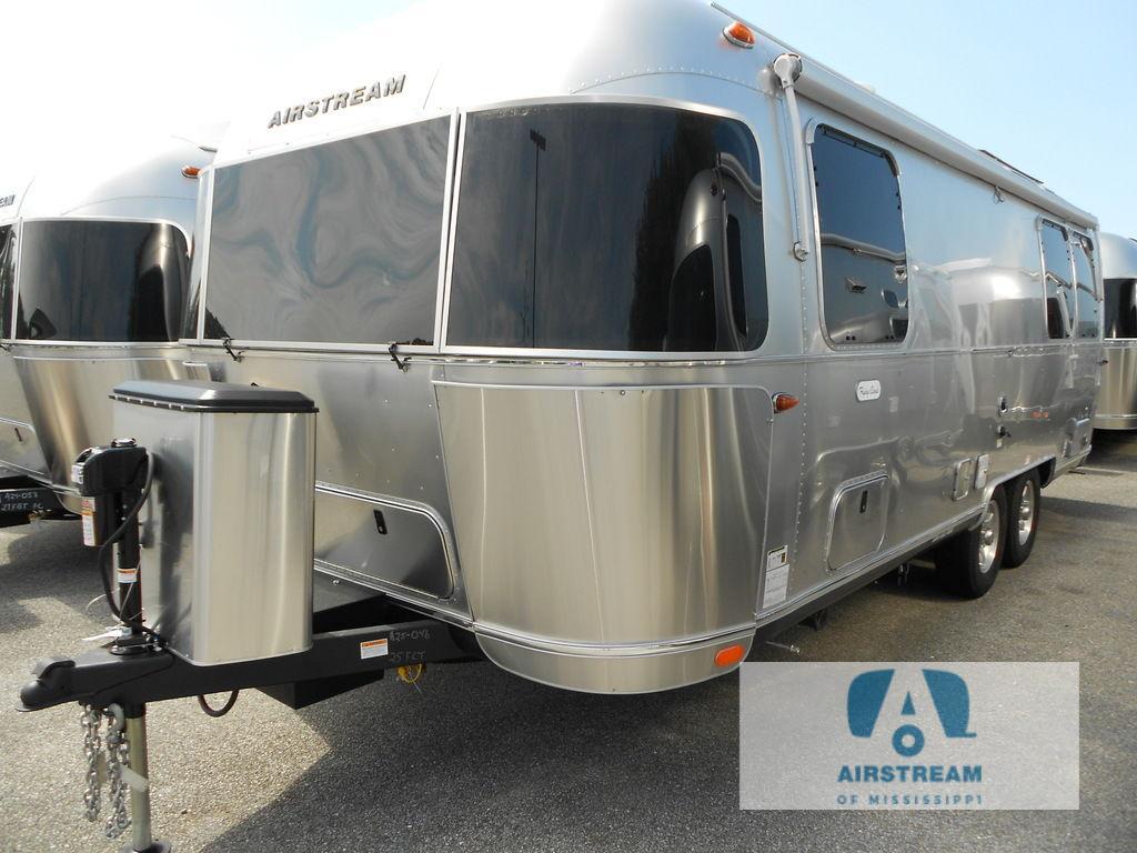 2025 Airstream Flying Cloud 25FB Twin in gulfport MS