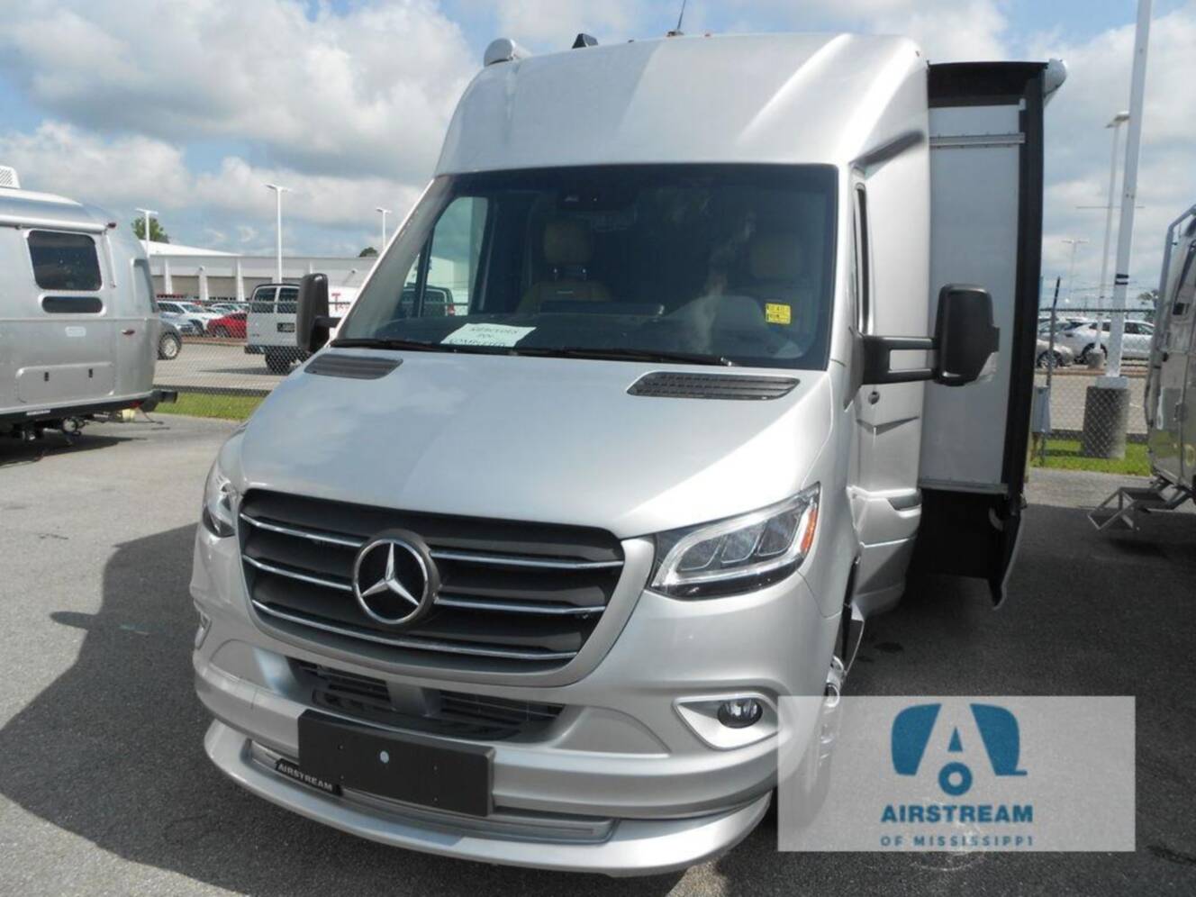 A photo of this 2024 Airstream Atlas Murphy Suite