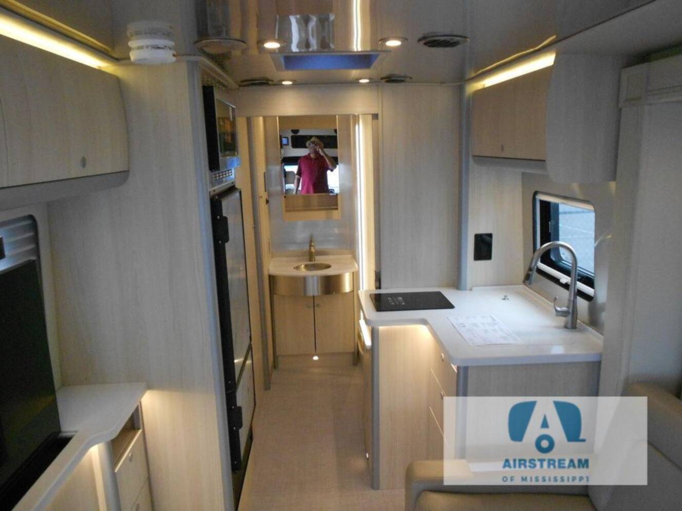 A photo of this 2024 Airstream Atlas Murphy Suite