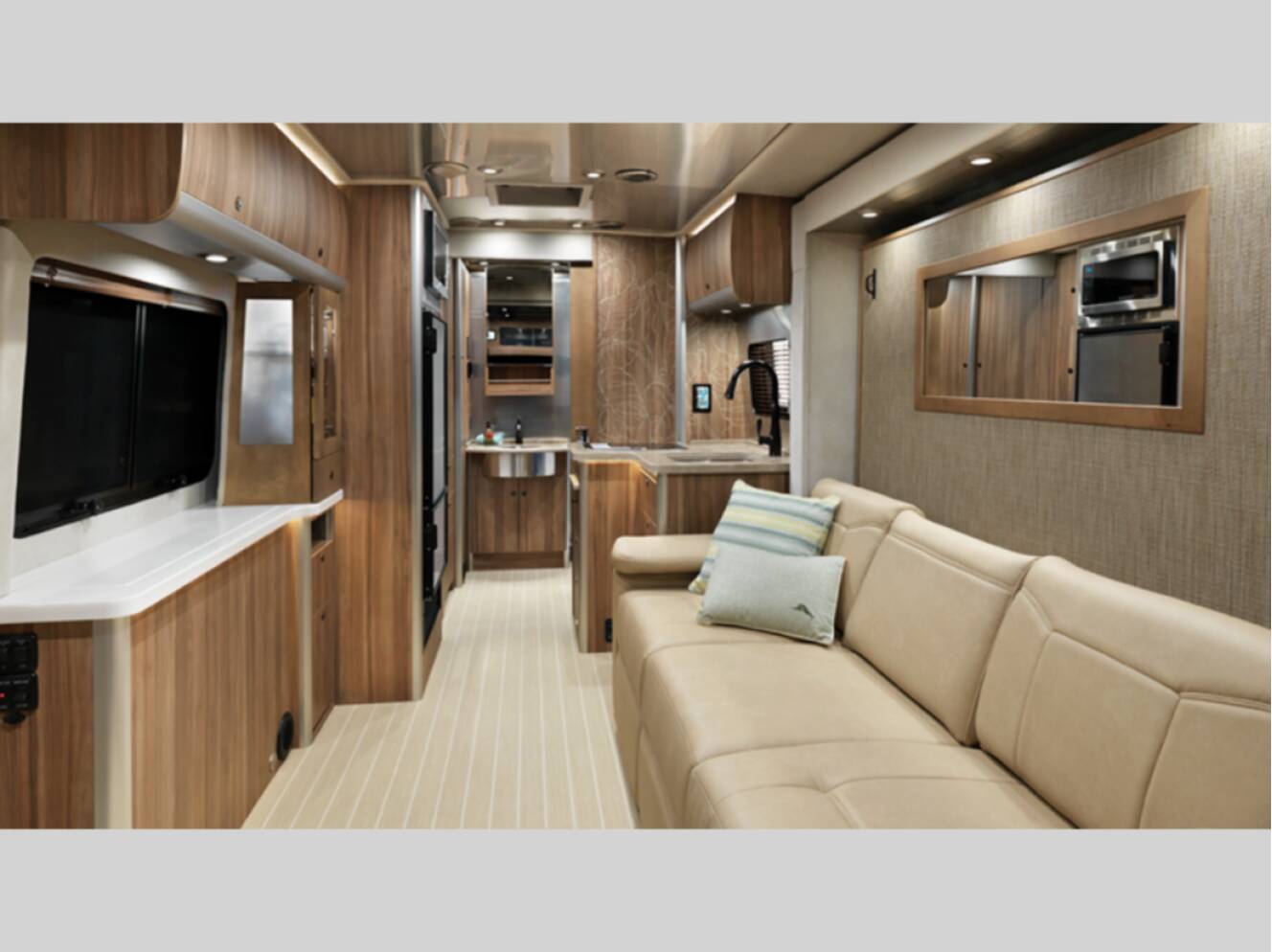 A photo of this 2024 Airstream Atlas Murphy Suite