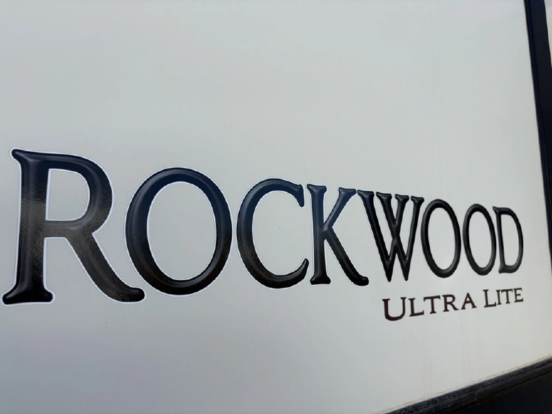 2017 FOREST RIVER ROCKWOOD ULTRA LITE 2606WS