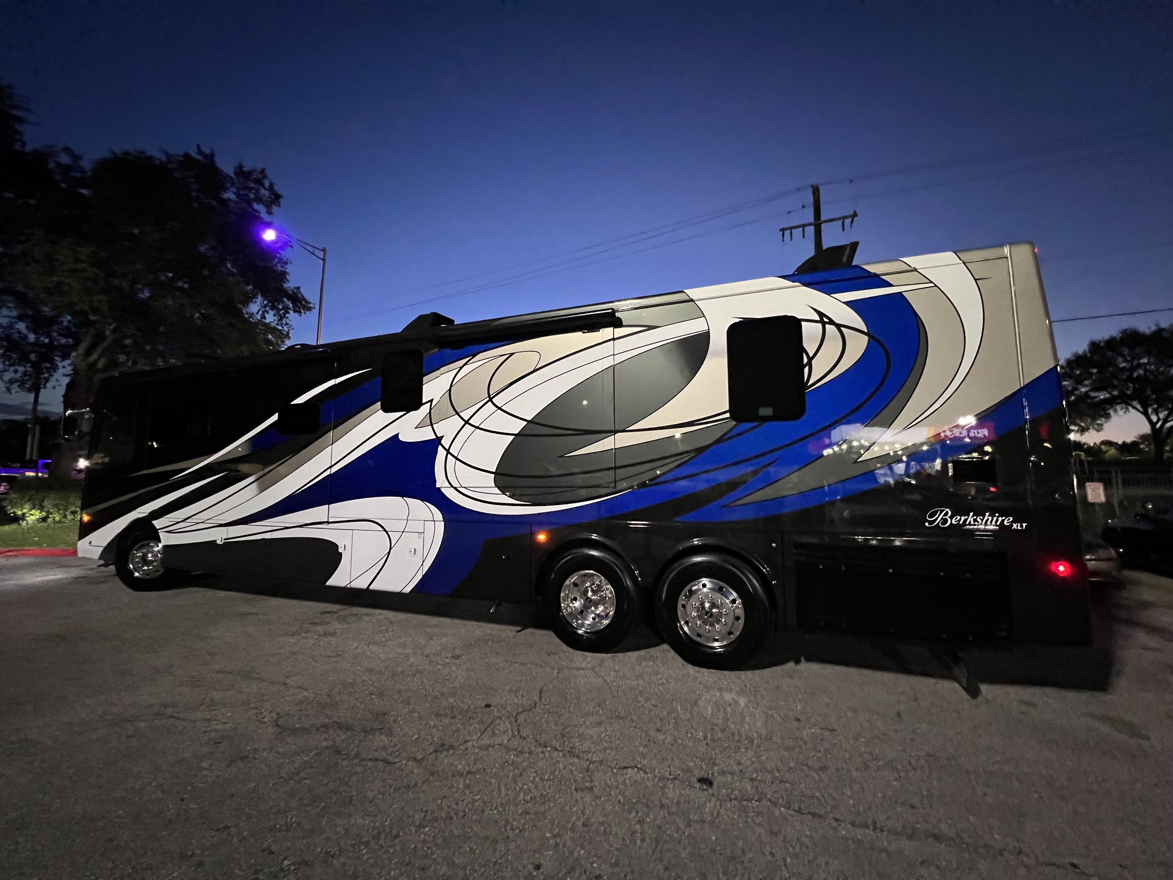 2022 Forest River BERKSHIRE XLT 45CA RV