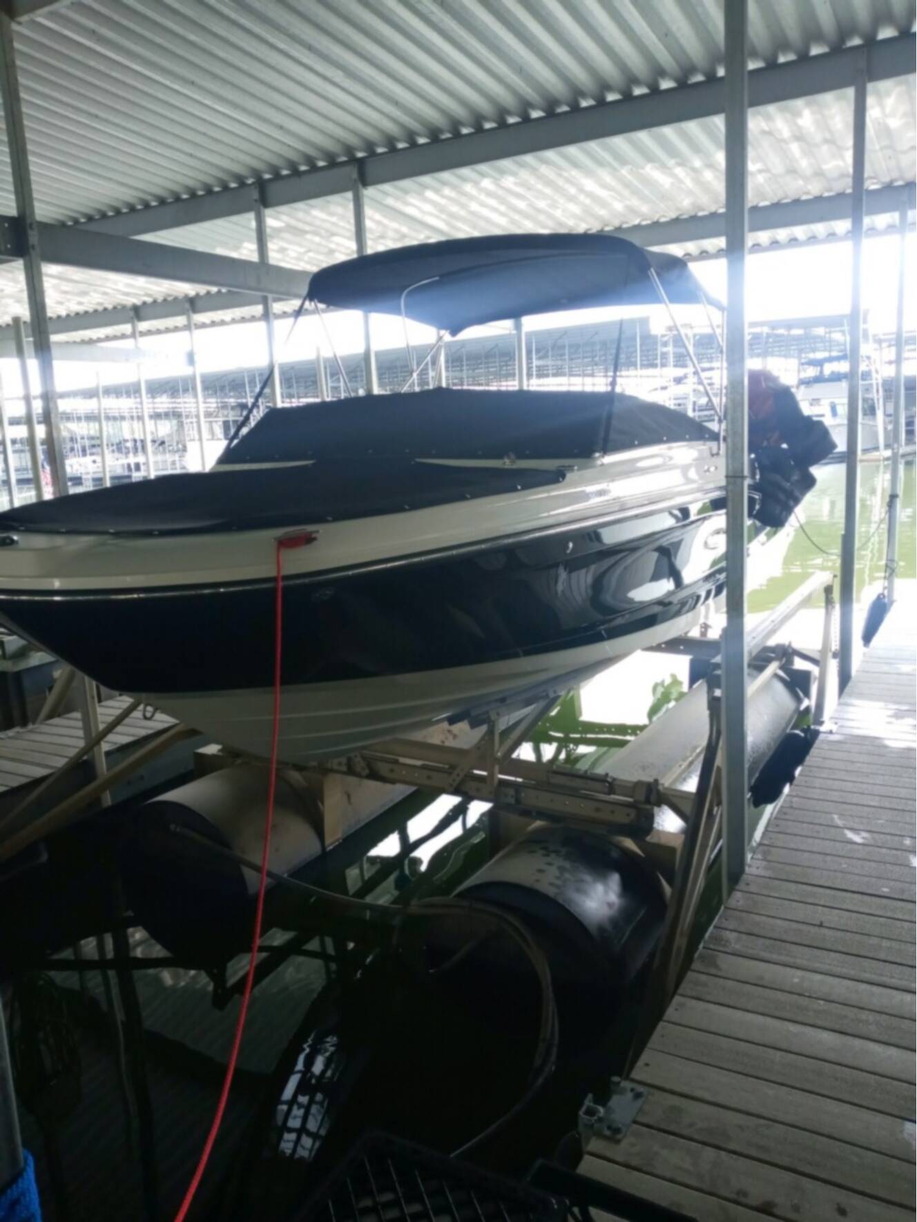 A photo of this 2020 Sea Ray 230 BOW RIDER
