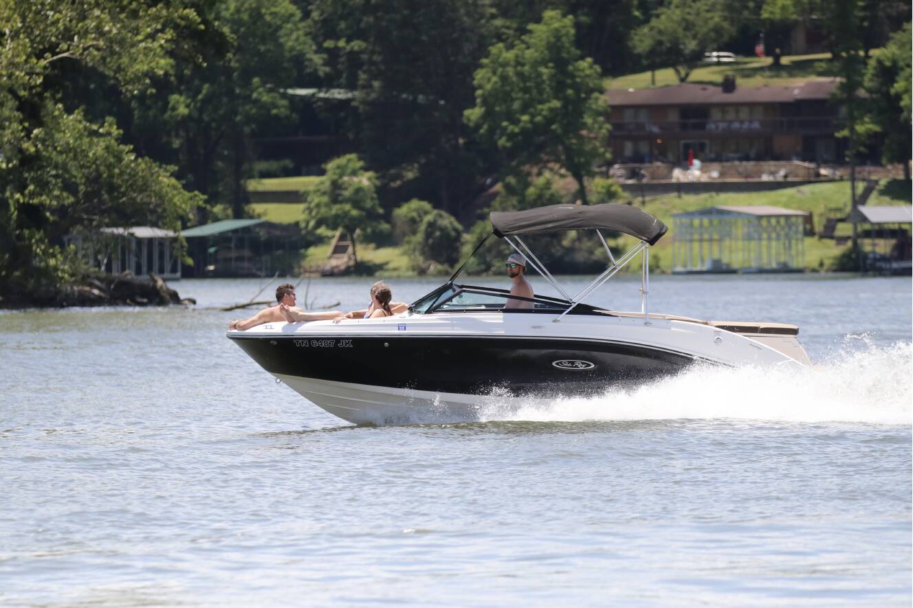 A photo of this 2020 Sea Ray 230 BOW RIDER