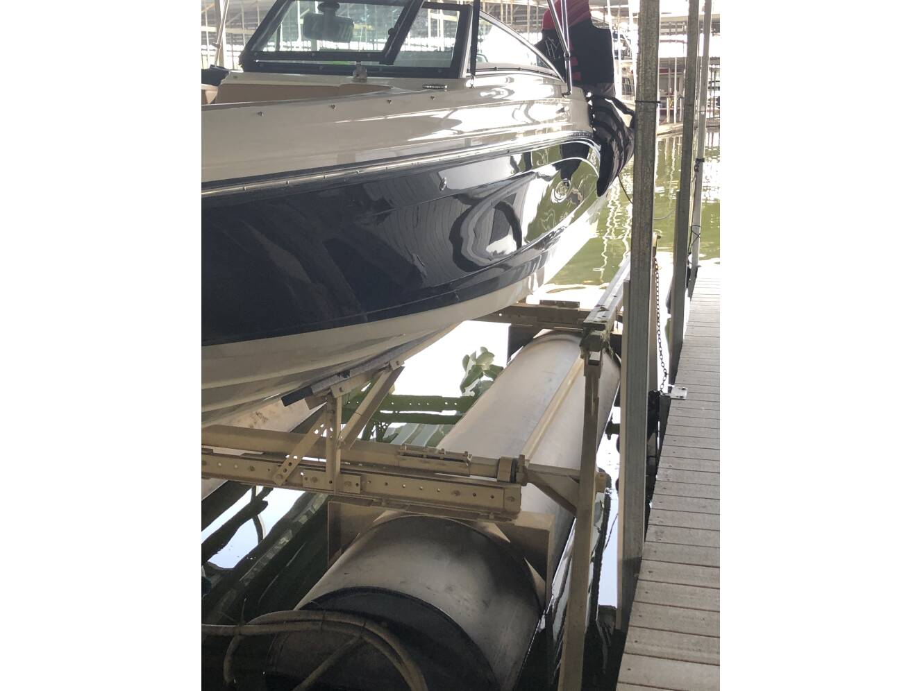 A photo of this 2020 Sea Ray 230 BOW RIDER