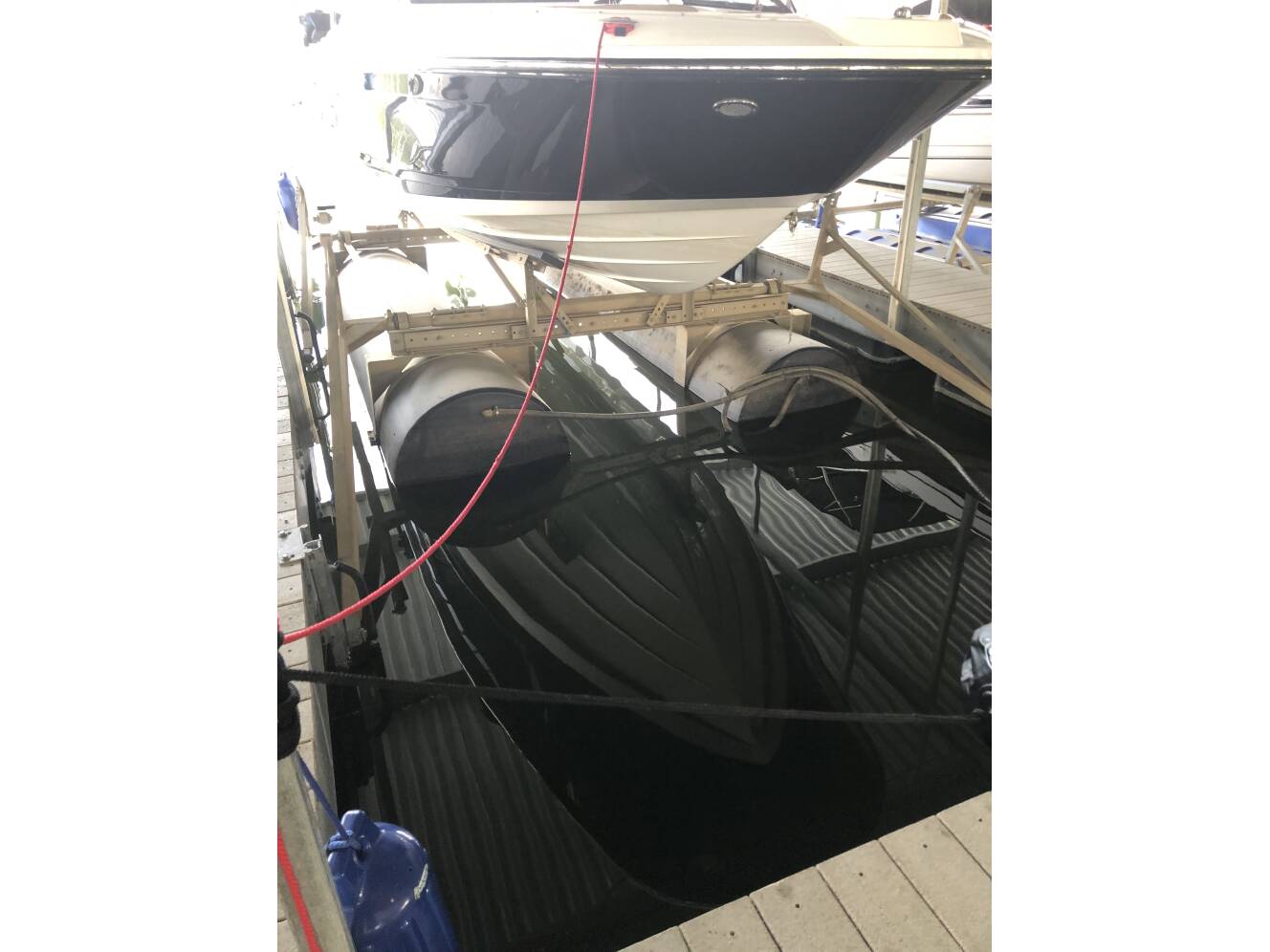 A photo of this 2020 Sea Ray 230 BOW RIDER
