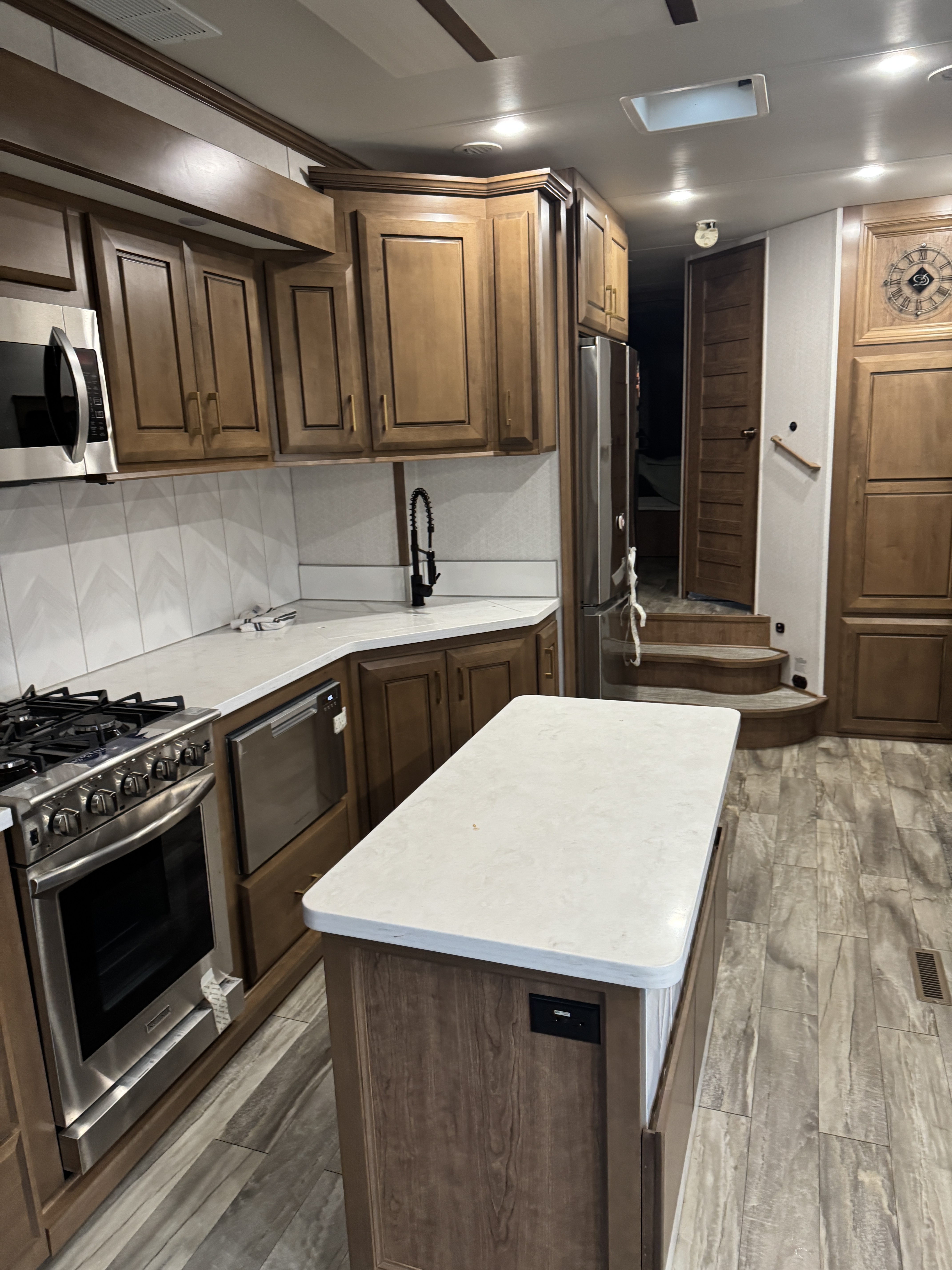 2022 DRV MOBILE SUITES 40KSSB4 in caddo mills TX