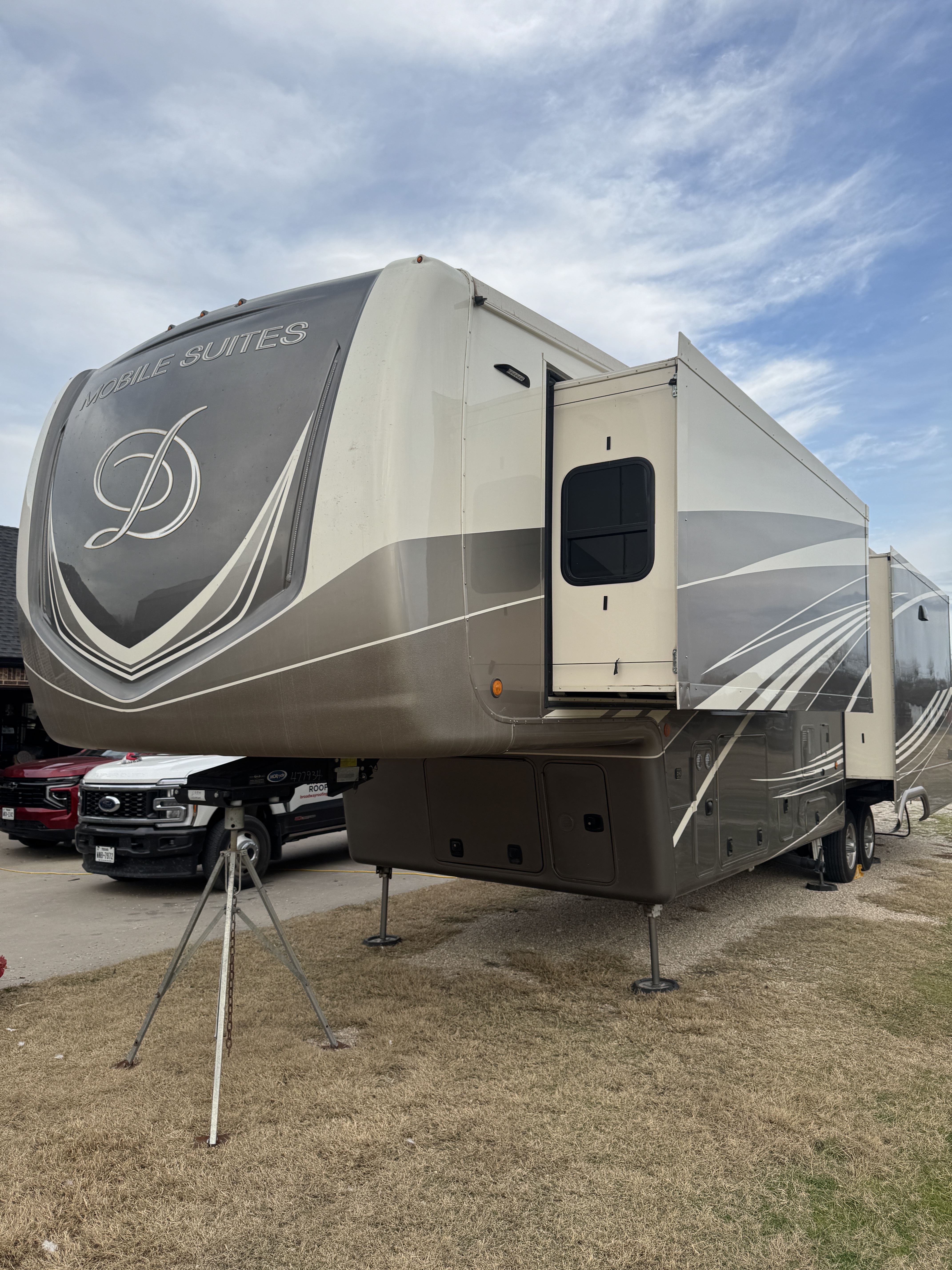 2022 DRV MOBILE SUITES 40KSSB4 in caddo mills TX