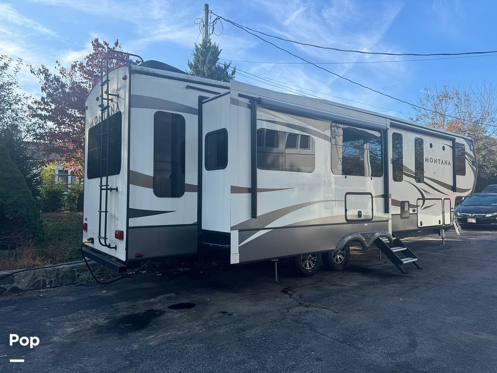 2017 Keystone Montana 3950BR in carmel NY
