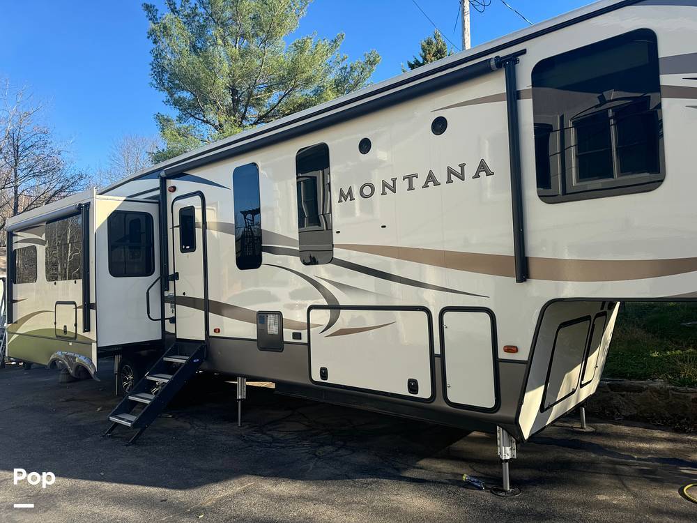 2017 Keystone Montana 3950BR in carmel NY