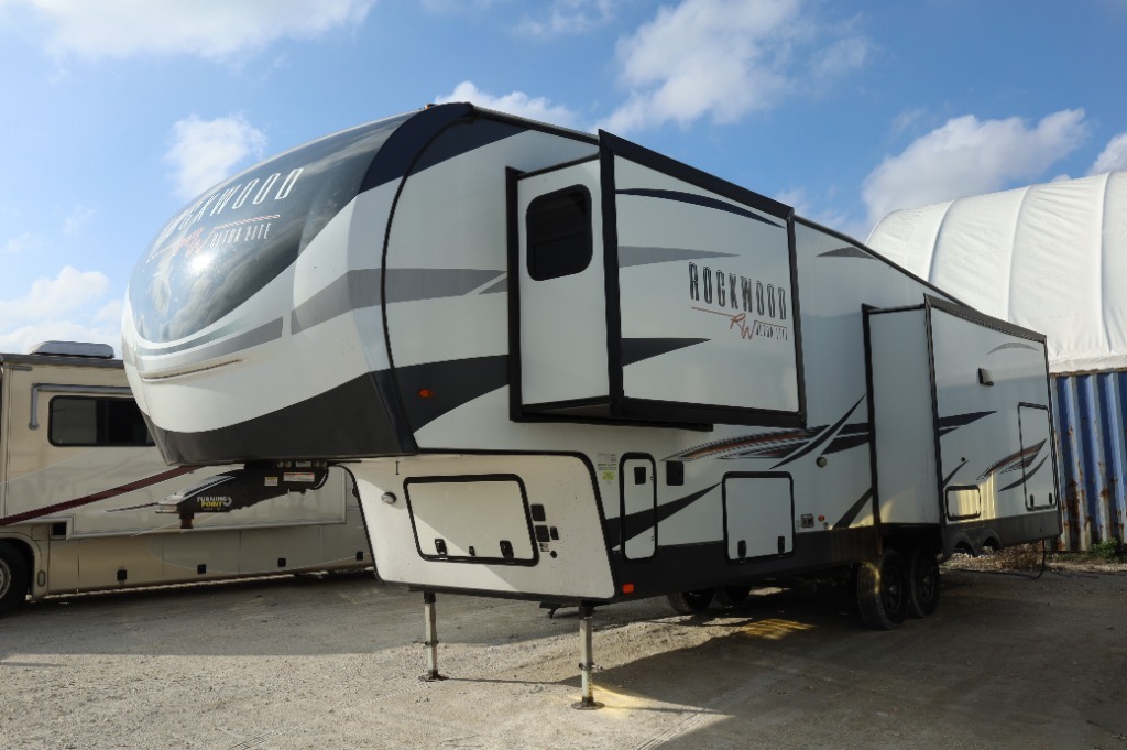 Forest River Rockwood Ultra Lite 2893BS RVs For Sale - RV Trader