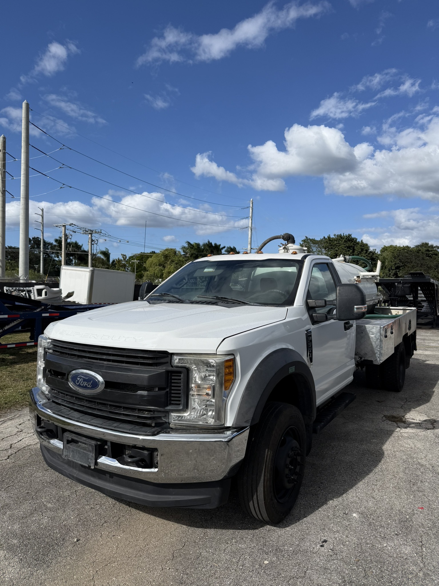 2017 FORD F550 XLT XLT in Belle Glade, FL