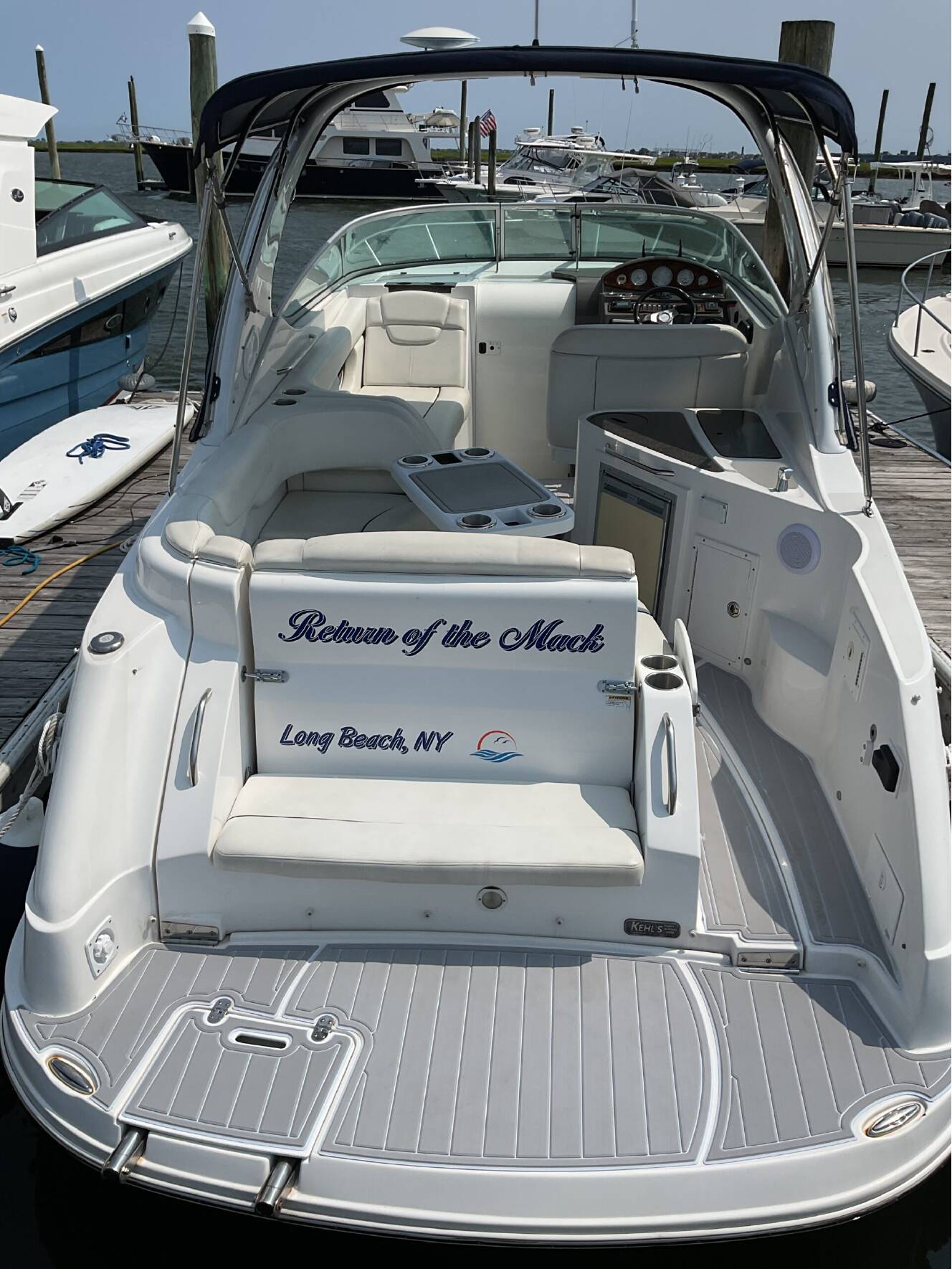 A photo of this 2013 Rinker 290 Express Cruiser
