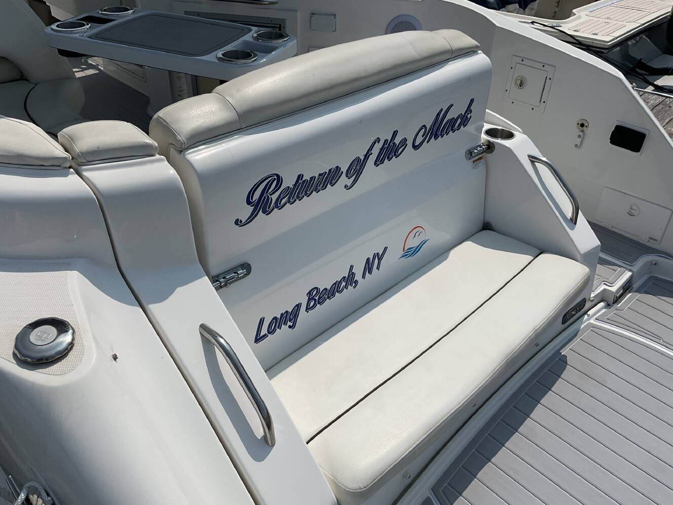 A photo of this 2013 Rinker 290 Express Cruiser