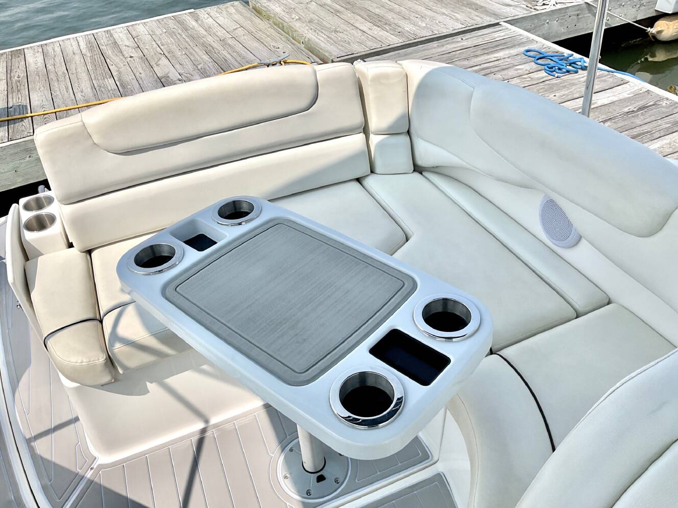 A photo of this 2013 Rinker 290 Express Cruiser