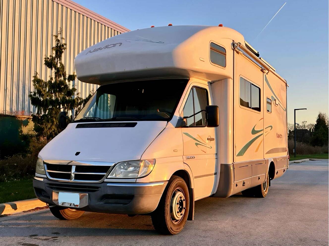 A photo of this 2007 Itasca NAVION 23H