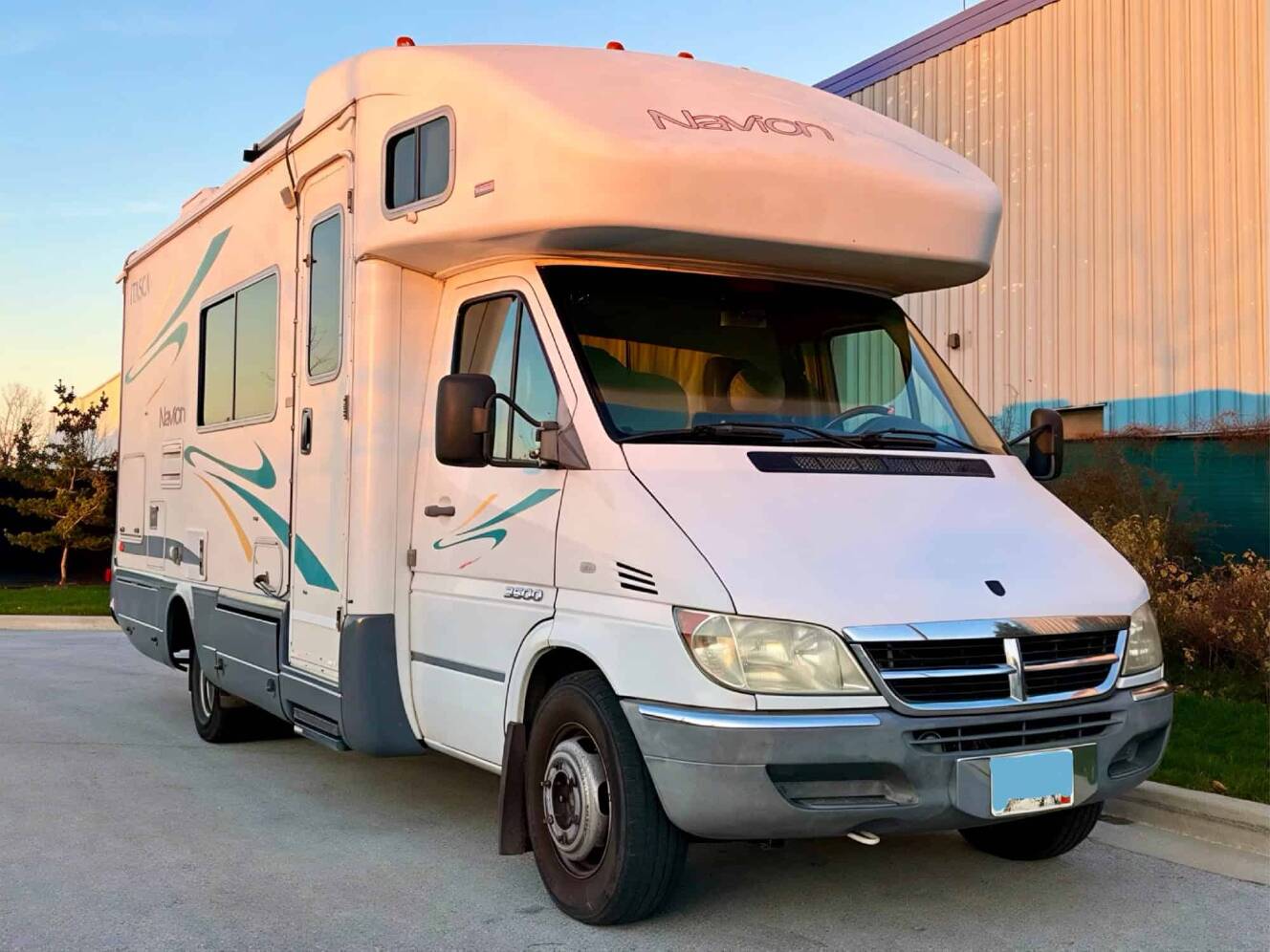 A photo of this 2007 Itasca NAVION 23H