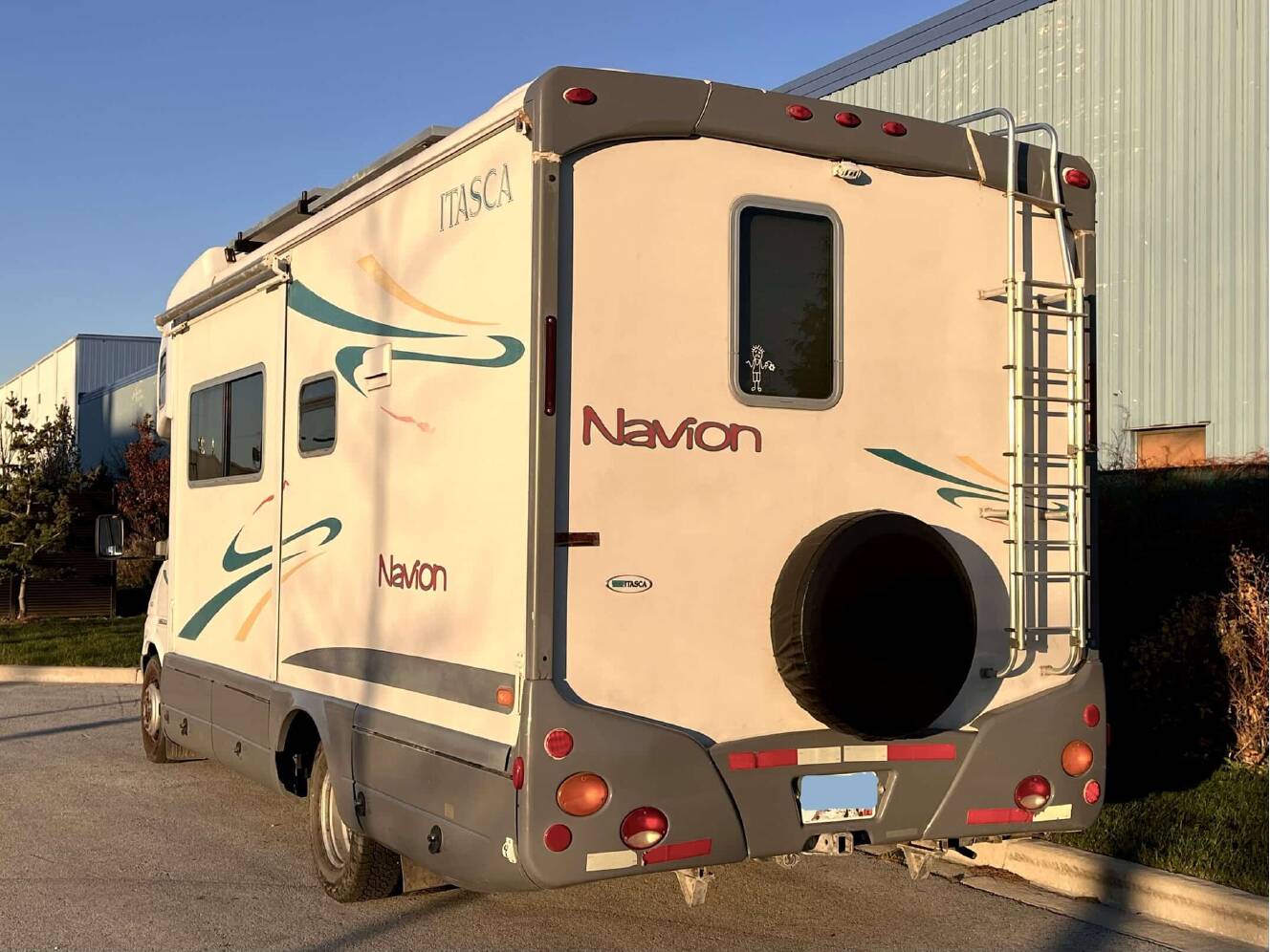 A photo of this 2007 Itasca NAVION 23H