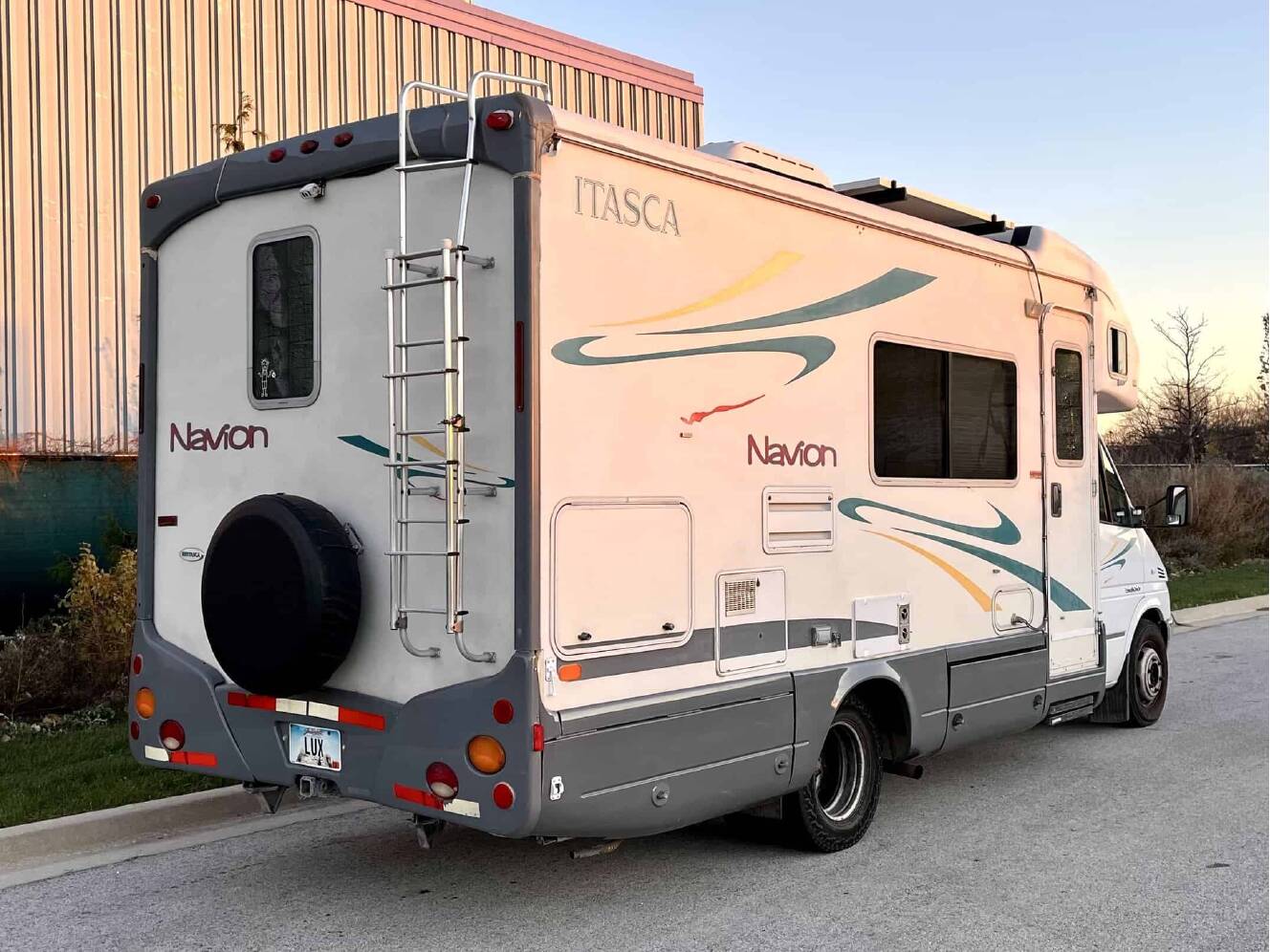 A photo of this 2007 Itasca NAVION 23H