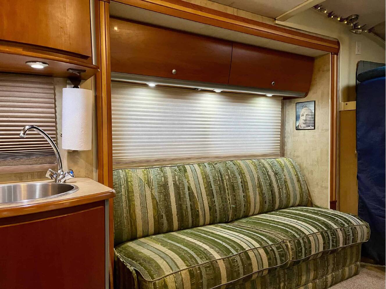 A photo of this 2007 Itasca NAVION 23H
