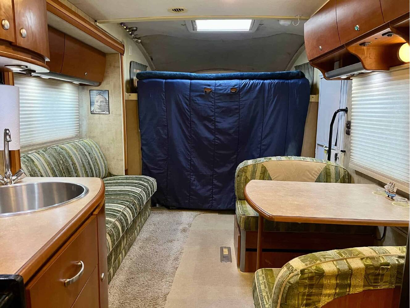 A photo of this 2007 Itasca NAVION 23H