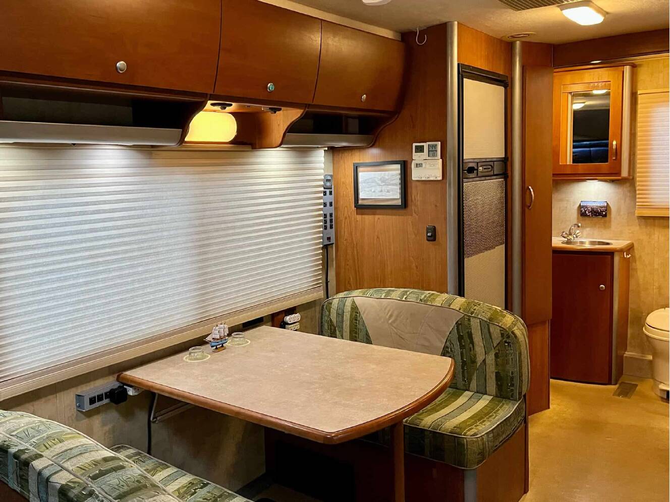 A photo of this 2007 Itasca NAVION 23H